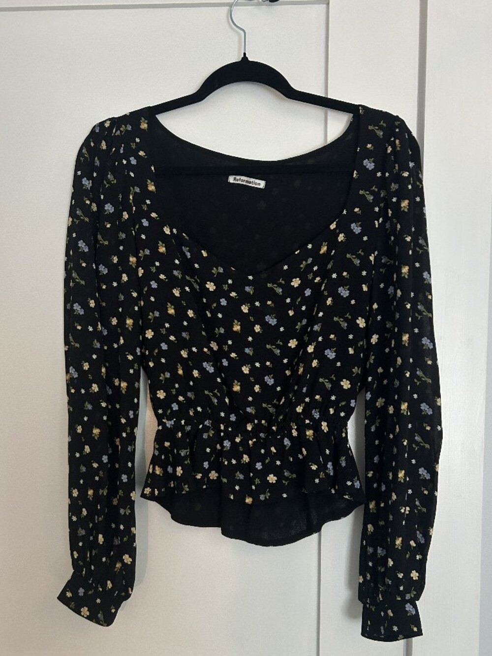 Like-New, Flirty Reformation Top!